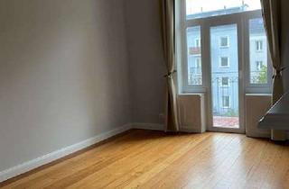 Wohnung mieten in 20251 Eppendorf, 3,5-Zimmer-Altbau Wohnung mit Balkon und EBK in Eppendorf mit Tiefgaragenplatz