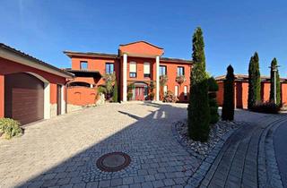 Villa kaufen in 94336 Hunderdorf, Exklusives Wohnen für Familien: Imposante Villa mit separater Einliegerwohnung in Hunderdorf
