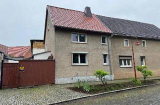 Haus kaufen in 06577 Heldrungen, An der Schmücke - Günstiges Wohnhaus mit Innenhof und Scheune in Thüringen