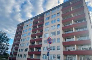 Wohnung kaufen in 53879 Euskirchen, Euskirchen - Über den Wolken- 3 Zimmer Wohnung in Euskirchen mit Parkplatz