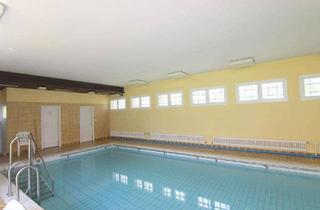 Wohnung kaufen in 86919 Utting, Utting/Ammersee: Ihr Traum? Schwimmbad im Haus und fußläufig zum See? 2-Zimmer-Wohn.mit Gartenblick
