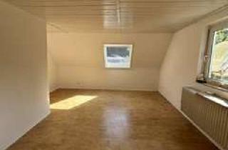 Wohnung kaufen in 70199 Süd, VON PRIVAT: Helle 2-Zimmer-Dachgeschoss-Wohnung in Stuttgart Süd-Heslach – Attraktive Investition
