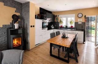 Wohnung kaufen in 47139 Beeck, Saniertes Reihenmittelhäuschen zum Preis einer Wohnung, mit Garten, Stellplatz und Kamin in ruhiger