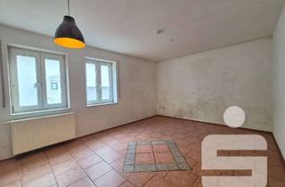 Wohnung kaufen in 63457 Hanau, Sanierungsbedürftige Wohnung in zentraler Lage Hanau, inkl. Duplex-Parker und Keller