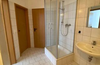 Wohnung mieten in 04600 Altenburg, 2- Raum Wohnung mit Küchenzeile und kleinem Balkon - Bad mit Wanne und Dusche -
