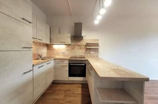 Wohnung mieten in Marie-Curie-Straße 43, 08529 Chrieschwitz, Modernes Wohnen mit Einbauküche und Balkon – 3-Raum-Wohnung zum Wohlfühlen!