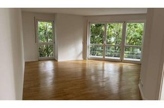 Wohnung mieten in Wiesbadener Straße 84, 61462 Königstein, Zwei Zimmer in Königstein: Helle Wohnung mit Balkon und Einbauküche