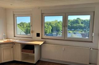Wohnung mieten in 42929 Wermelskirchen, Gemütliche Dachgeschosswohnung mit Charme, Fernblick und neuer Küche – 57 m² für Singles