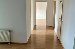 Wohnung mieten in Hüttengelände, 59581 Warstein, Große 3-Zimmer-Wohnung mit Balkon und schönem Ausblick