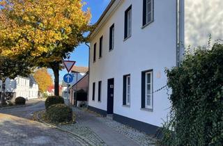 Wohnung mieten in Hauptstr. 19, 18556 Wiek, Alltagstaugliche 3-Zimmer-Wohnung in Wiek