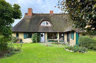 Haus kaufen in 25795 Weddingstedt, Statement unter Reet | Charakter • Raum • Geschichte
