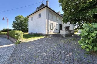Haus kaufen in 56814 Illerich, Ehemalige Dorfschule - Großzügiges Wohnbauprojekt oder Mehrgenerationenhaus am Ortsrand