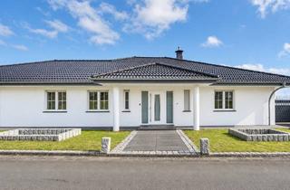 Haus kaufen in 57537 Forst, Freistehendes Luxusdomizil im Bungalowstil - Ihr Rückzugsort mit Pool & Garten