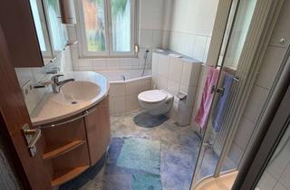 Wohnung kaufen in 73252 Lenningen, Gut aufgeteilte 4,5 Zimmer-Wohnung mit Einbauküche, Terrasse u. Garten in Unterlenningen