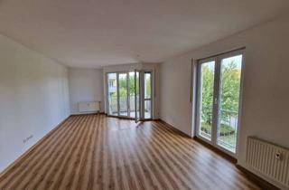 Wohnung kaufen in 04435 Schkeuditz, Frisch renovierte 3-Zimmer-Wohnung mit Balkon, Aufzug und Tiefgaragenstellplatz