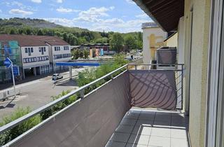 Wohnung mieten in Lauerstraße 17, 66578 Schiffweiler, Großzügige 4-Zimmer-Wohnung mit Balkon, Einbauküche und zwei Bädern
