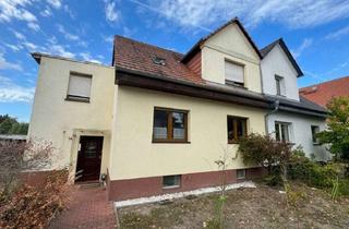 Doppelhaushälfte kaufen in 14712 Rathenow, Doppelhaushälfte mit Potenzial – viel Raum für Ihre Ideen