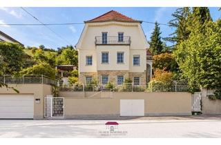 Villa kaufen in 70329 Obertürkheim, STILVOLL SANIERTE VILLA AM WEINBERG | HERRLICHER GARTEN & EIGENES REBLAND