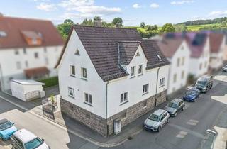 Einfamilienhaus kaufen in 35460 Staufenberg, Großzügiges Einfamilienhaus mit viel Platz, Garage und Werkstatt in Staufenberg-Treis!