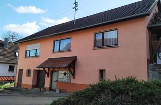 Einfamilienhaus kaufen in 97996 Niederstetten, Einfamilienwohnhaus mit 2 Garagen und großem Grundstück in Rüsselhausen