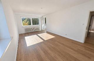 Wohnung kaufen in 22589 Hamburg, Hamburg - Frisch renovierte 2-Zimmer-Wohnung mit Balkon Hamburg-Iserbrook
