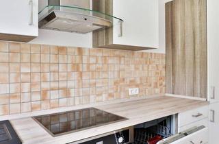 Wohnung kaufen in 04720 Döbeln, Döbeln - Lichtdurchflutete 2-Zimmer-Altbauwohnung mit EBK & Tageslichtbad