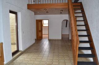 Wohnung kaufen in 63303 Dreieich, Großzügige 4-Zimmer-Maisonette mit Dachterrasse, Kaminofen & Galerie