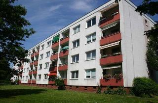 Wohnung mieten in Reichenberger Str. 10, 25421 Pinneberg, Schöne 3-Zimmer-Whg mit tollem Grundriss, moderner Einbauküche und Balkon / in Pinneberg-Nord