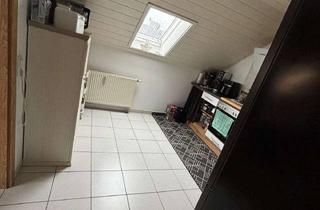 Wohnung mieten in Lichtenstein 29, 96176 Pfarrweisach, Alltagstaugliche 8-Zimmer-Wohnung mit Balkon in Pfarrweisach