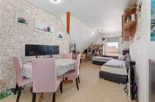Wohnung kaufen in 75446 Wiernsheim, **Zwischen Pforzheim und Stuttgart: vermietete Dachgeschosswohnung - jetzt zuschlagen!**