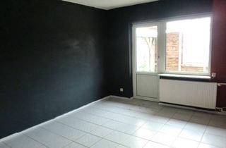 Doppelhaushälfte kaufen in 25797 Wöhrden, Sanierungsbedürftige Doppelhaushälfte in Nordsee-Nähe – ideales Projekt für kreative Handwerker.