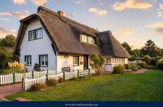 Haus kaufen in 26465 Langeoog, Reetdachhaus in Dünenlage – eines von nur drei historischen Häusern seiner Art auf Langeoog