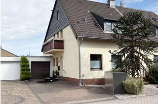Haus kaufen in Am Sportplatz 43, 40789 Monheim, Zweifamilienhaus in Monheim-Baumberg | 165 m² Wohnfläche + ca. 70 m² Zusatzfläche + Doppelgarage