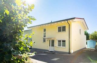 Doppelhaushälfte kaufen in 79774 Albbruck, Platz für die Familie: Doppelhaushälfte mit Garage, Außenstellplatz und neuer Heizung in Kiesenbach