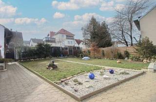 Haus kaufen in 97215 Uffenheim, Familienglück mit Garten, Doppelgarage & ausgebautem Dachgeschoss – sofort bezugsfrei!