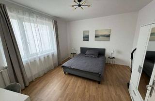 Immobilie mieten in Schlüterstraße 43, 10707 Charlottenburg, Spacious 2-Bedroom Apartment Steps Away from Kurfürstendamm in West Berlin