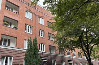 Loft kaufen in 22307 Barmbek-Nord, Licht und Holzdielen – Dachgeschosswohnung mit Loftcharakter in Barmbek