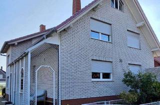 Haus kaufen in 32469 Petershagen, Großzügiges Zweifamilienhaus mit Garage in Petershagen/Lahde