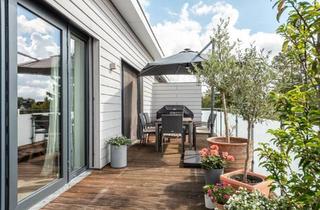 Wohnung kaufen in 25436 Uetersen, Uetersen - Dachgeschosswohnung mit 30m2 Dachterrasse