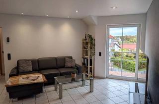 Wohnung kaufen in 66693 Mettlach, Mettlach - Provisionsfrei: 2-Zi.-Wohnung mit Balkon, Garage und EBK
