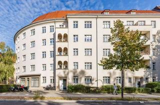Wohnung kaufen in Tegeler Weg 23, 10589 Charlottenburg, Charmante Altbauwohnung mit Balkon zum ruhigen Gartenbereich