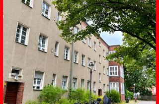 Wohnung kaufen in Havelmüllerweg 11, 13509 Tegel, Kapitalanlage mit Charakter: Vermietete 3-Zimmer-Altbauwohnung im Denkmal in Berlin-Tegel