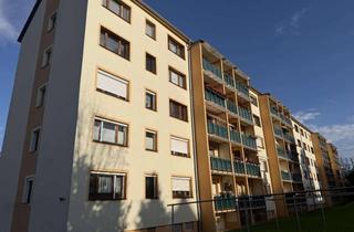 Wohnung kaufen in 08132 Mülsen, Drei-Raum-Wohnung in ruhiger Wohnlage mit Balkon