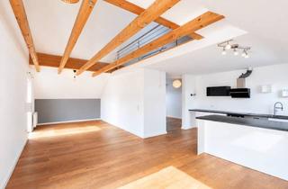 Wohnung kaufen in 32547 Bad Oeynhausen, Jung, modern, bezugsfrei auf der Lohe: Maisonette mit Galerie & Süd-Balkon