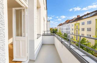 Wohnung kaufen in 13359 Wedding, Provisionsfrei! Charmante, renovierte 2,5-Zimmer-Altbauwohnung mit Südbalkon und bezugsfrei (WE31)