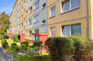 Wohnung mieten in Neuplanitzer Straße 79, 08062 Neuplanitz, Mit großem Wohnbereich und modernem Bad!