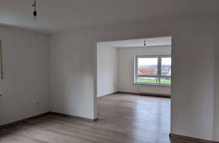 Wohnung mieten in 93142 Maxhütte-Haidhof, Altbau trifft Modernisierung, schöne EG-Wohnung mit EBK und 3.5 Zimmer in Leonberg