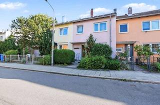 Reihenhaus kaufen in 90451 Röthenbach b Schweinau, Reihenhaus mit Garten, Garage und Ausbaupotenzial in Nürnberg-Röthenbach b. Schweinau
