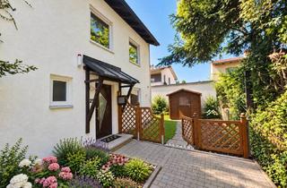 Haus kaufen in 85375 Neufahrn, *Wohnen mit Charme* Reihenendhaus mit EBK, sonnigem Garten, Kamin und Sauna, Neufahrn S1