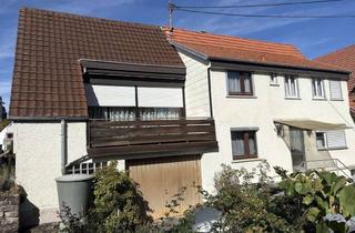 Haus kaufen in 74369 Löchgau, Freistehendes Haus mit Potenzial, großem Grundstück und Doppelgarage, in der ruhigen Ortsmitte